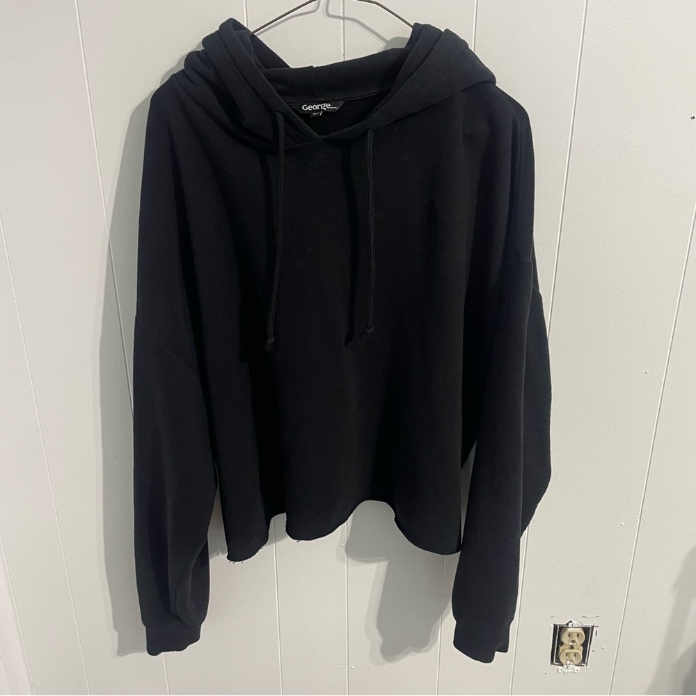 George Crop Black Pullover Hoodie